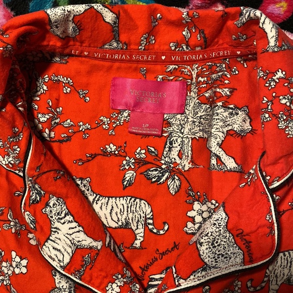 Victoria’s Secret tiger and leopard pajama set - Picture 6 of 10